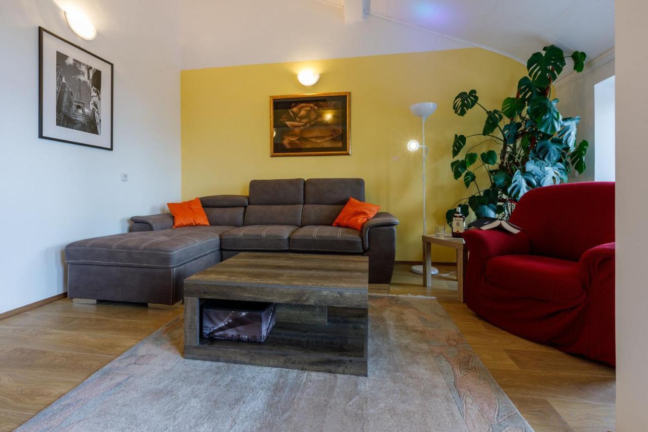 Apartments Dolloree ดรามัลย์ ภายนอก รูปภาพ