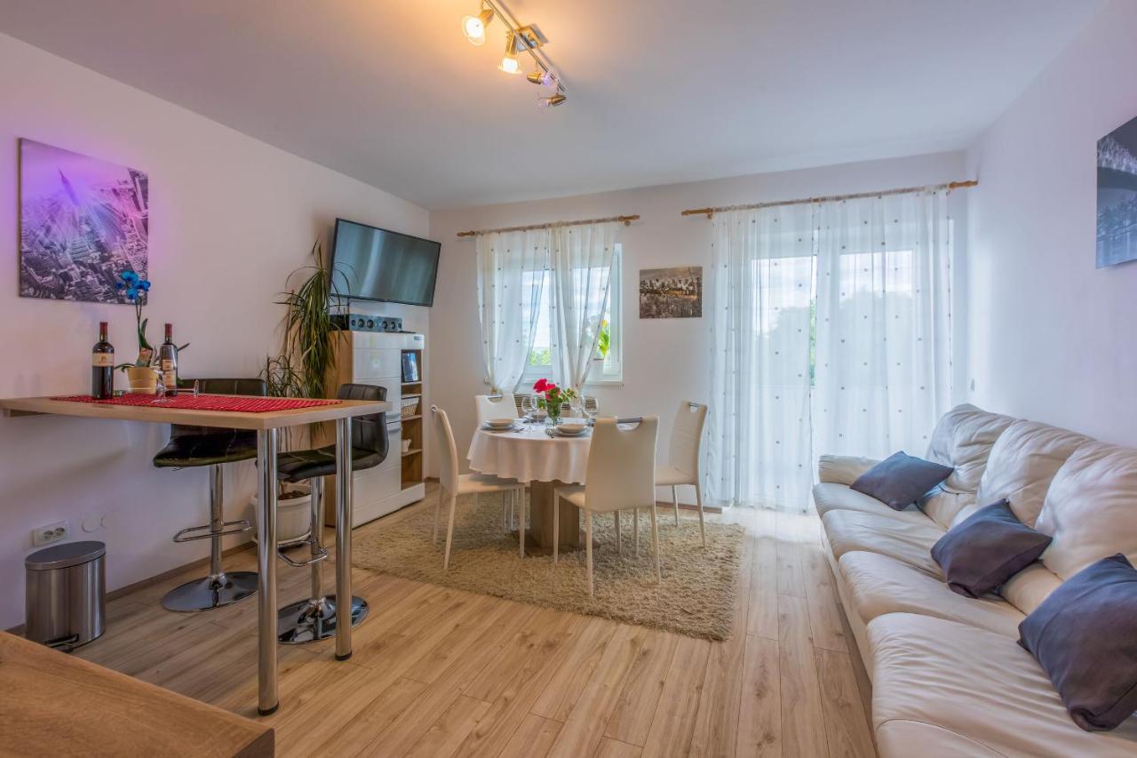 Apartments Dolloree ดรามัลย์ ภายนอก รูปภาพ